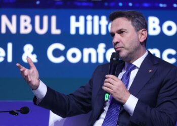 Bakan Bayraktar: Karadeniz'de öyle bir gaz bulduk ki 50 yılda ürettiğimiz gazı şimdi bir yılda üretiyoruz