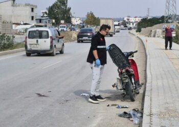 TIR ile motosiklet çarpıştı: 1 ölü, 2 yaralı