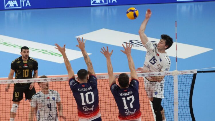 Halkbank, İzmir’de Altekma’ya set vermedi: 3-0