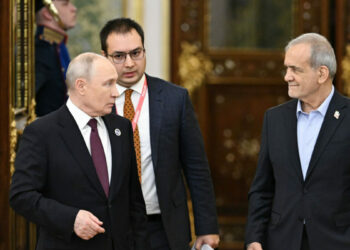 Putin ve Pezeşkiyan, Moskova'da görüştü