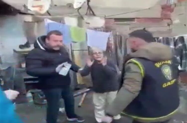 Torunu Nazar'ı harabe evde saklayan tutuklu babaanne, duruşmada rahatsızlandı