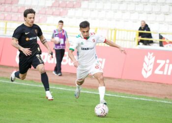 Karşıyaka gençleriyle mutlu