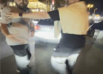 Kağıthane’de Bulgaristan plakalı araçtan inen 2 kişiden motosikletliye tehdit: Seni buraya gömerim