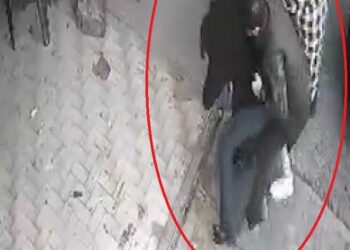 3 kişinin yaralandığı oto tamirhanesindeki silahlı kavga kamerada