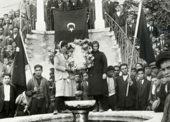 Demirci'de 98 yıl önceki Cumhuriyet karesi yeniden canlandırıldı