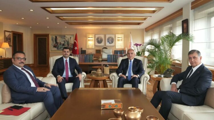 Bakan Ersoy, AK Parti'li İnan ve İzmir Büyükşehir Belediye Başkanı Tugay’ı kabul etti