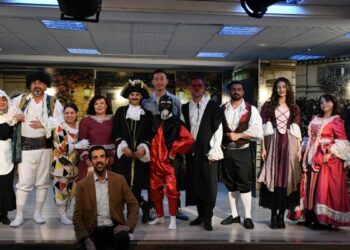 Sahneledikleri oyunun geliriyle ilkokulu baştan sona yenilediler