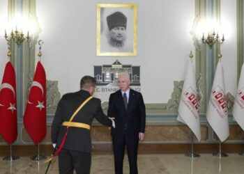 Vali Davut Gül, Cumhuriyet'in 103'üncü yılı kutlamaları kapsamında tebrikleri kabul etti