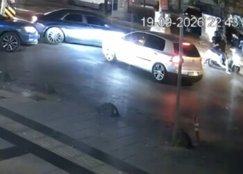 Kağıthane’de motosiklet sürücüsünü tehdit edip saldırdılar; yeni görüntüleri ortaya çıktı