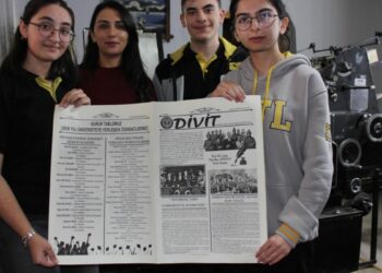 Kars’ta lise öğrencilerinden Cumhuriyet Bayramı’na özel gazete