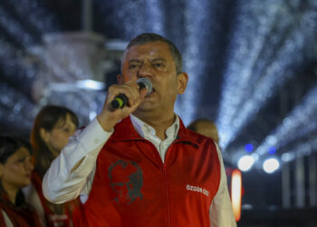 Özgür Özel: Cumhuriyet, kimsesizlerin kimsesidir