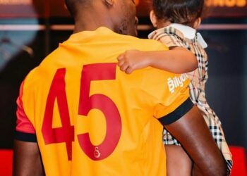 Victor Osimhen'in mutlu günü