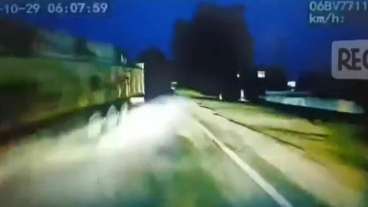 Şırnak’ta otobüs şoförünün öldüğü, 14 kişinin yaralandığı kaza kamerada