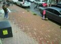Çekmeköy'de aküsü değiştirilen motosiklet hareket etti; yardım ederken yere düştü