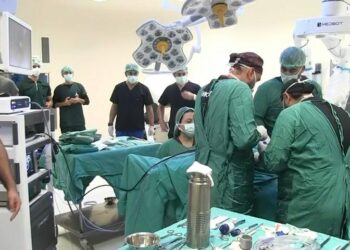 12 yıldır kasık ve karın ağrısı çeken hasta robotik cerrahiyle sağlığına kavuştu