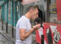 Ümraniye’de kargayı iyileştirip marketinde besledi: Merhametle büyüttüm
