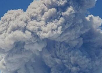Filipinler'deki Mayon Yanardağı’nda patlama meydana geldi
