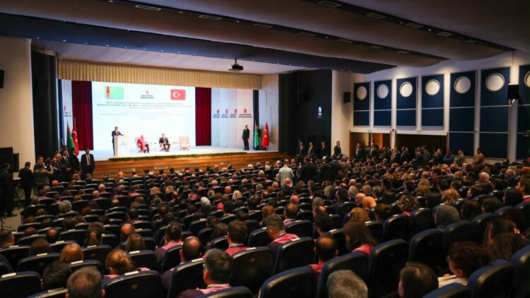Hacettepe Üniversitesi'nden Türkmenistan Devlet Başkanı Berdimuhamedov’a fahri doktora