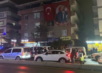 Hamile kızını ve birlikte yaşadığı erkek arkadaşını öldürdü