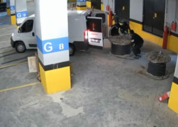 Bakırköy’de havuz inşaatından 2 milyon lira değerinde kablo çalan 13 şüpheli yakalandı