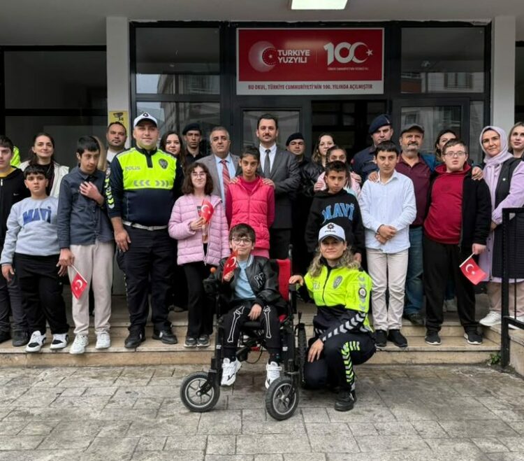 DMD'li Muhammet’in ekip araçlarıyla şehir turu hayali, Vali Ergün’ün talimatıyla gerçek oldu