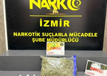 İzmir'de uyuşturucu operasyonu: 2 gözaltı