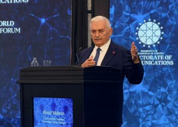 Binali Yıldırım: Kıbrıs'ı tecrit etmek ne insanlığa ne uluslararası hukuka sığar