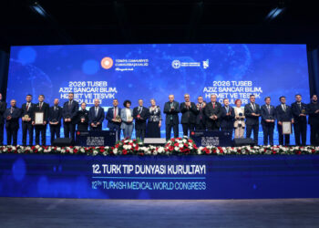 Cumhurbaşkanı Erdoğan: Sağlıkta zirveye oynamayı sürdüreceğiz (Geniş haber- görüntü)