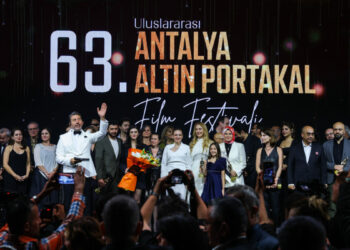Altın Portakal'a 6 ödülle 'Taş ve Tüy' damgası