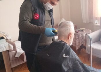 Fatih’te yaşlılara evde temizlik ve kişisel bakım desteği