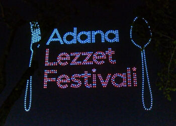 Adana Uluslararası Lezzet Festivali’nde 1000 dronla görsel şölen