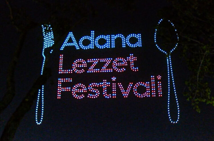 Adana Uluslararası Lezzet Festivali’nde 1000 dronla görsel şölen