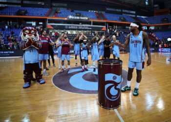 Trabzonspor'dan nefes kesen galibiyet! Bordo Bandırma'yı 83-80 mağlup etti