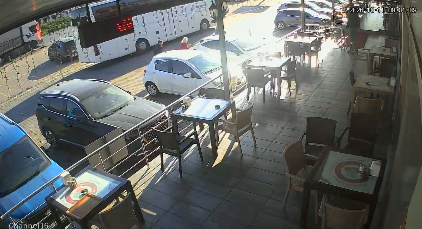 11 kişinin öldüğü otobüs, kazadan 2 saat önce mola vermiş; yolcuların kahvaltı yaptığı anlar kamerada