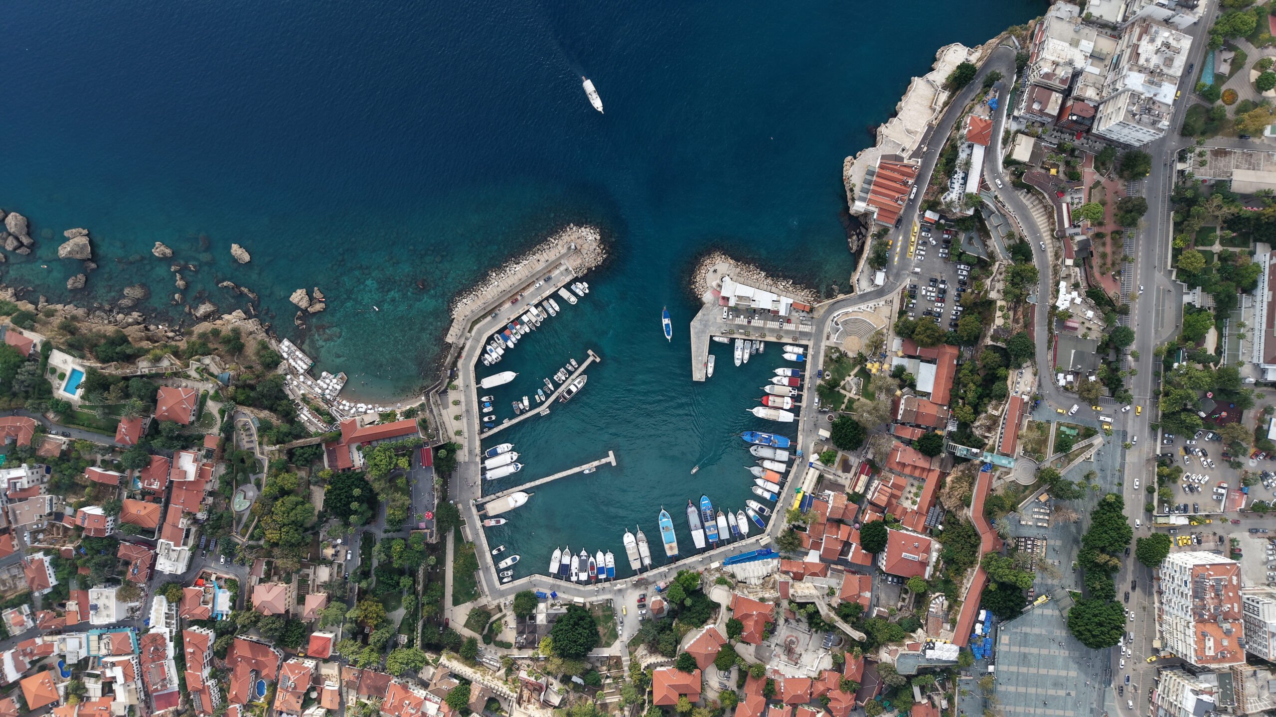 Antalya Limanı'nın 554 yıl önce 'savaş ganimeti' olarak alınan zinciri Vatikan'da