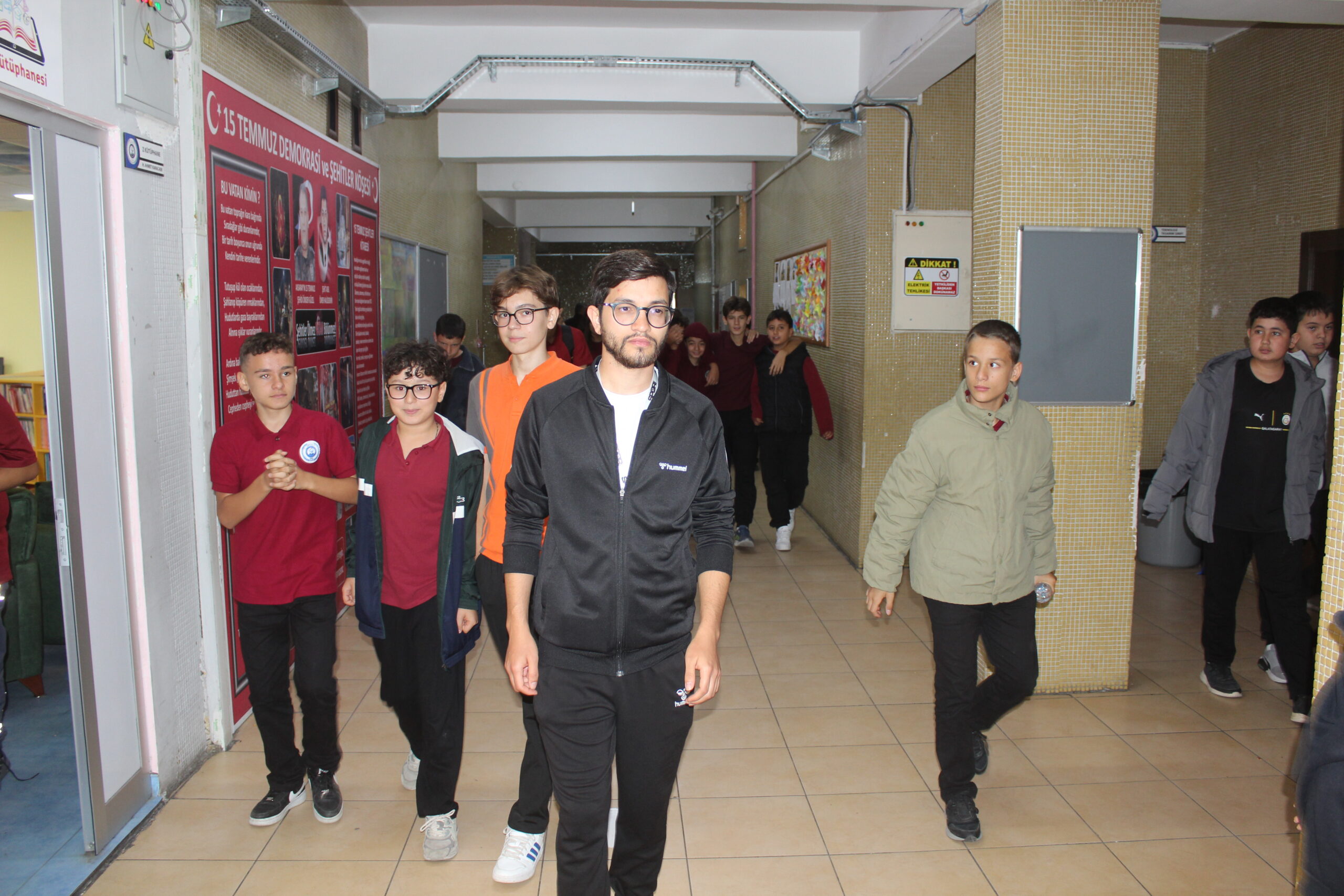 Görme engelli Abdülkadir, mezun olduğu okula öğretmen oldu