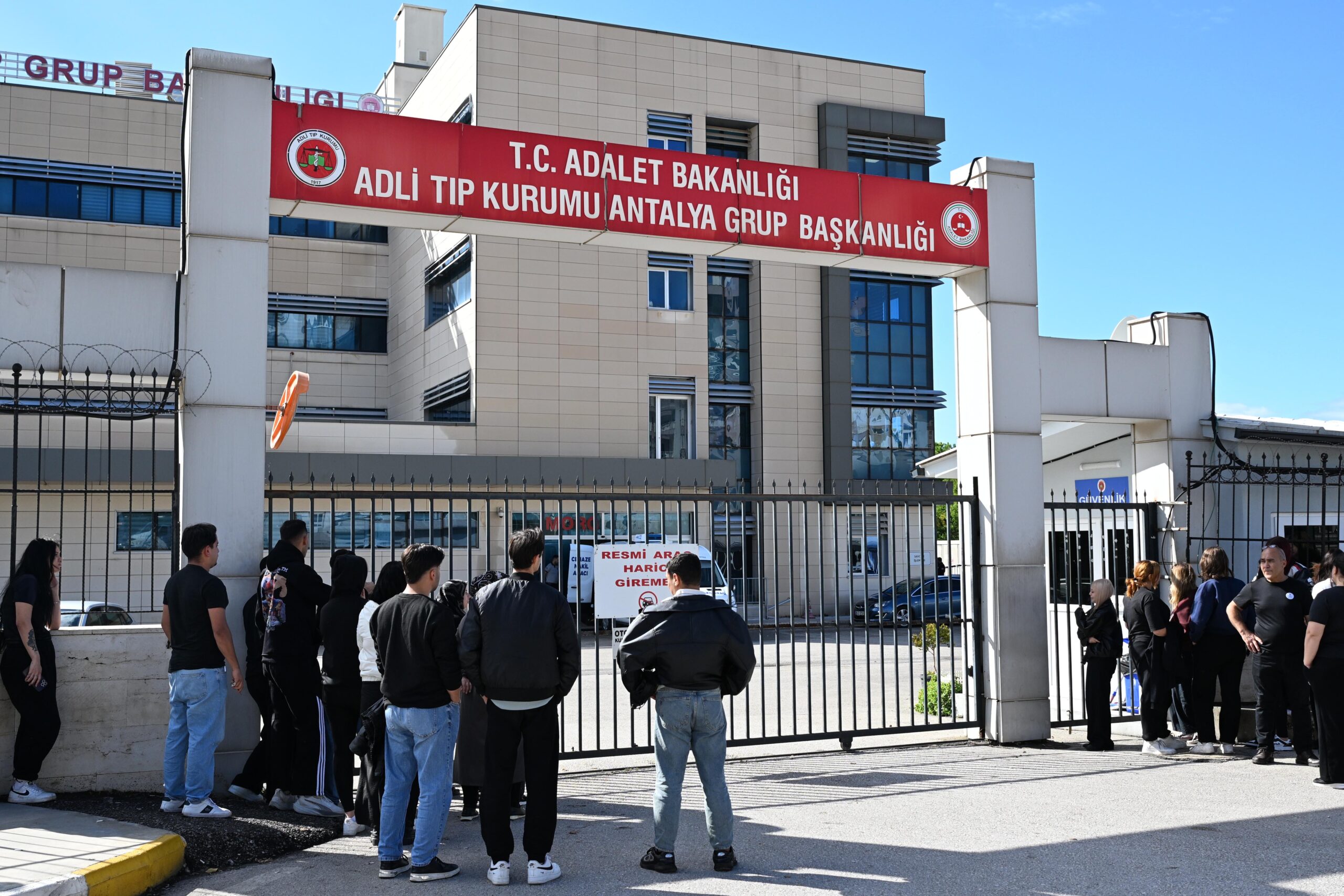 Zincirleme kazaya karışan motosikletin sürücüsü öldü