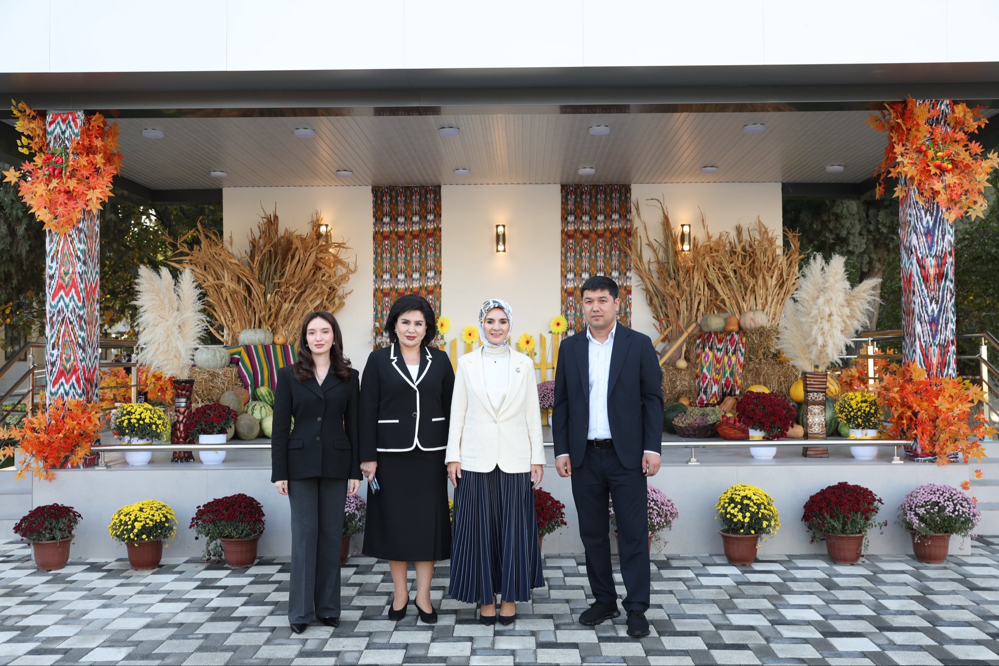 Bakan Göktaş, Özbekistan Aile ve Kadın Konseyi Başkan Yardımcısı Nurmatova ile görüştü