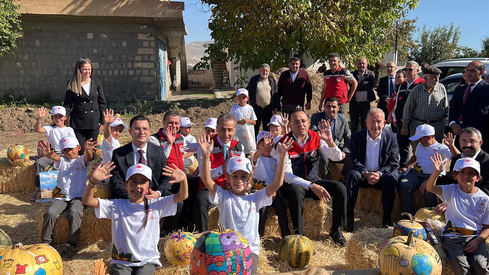 Nevşehir'de tescilli çerezlik çekirdek elde edilen kabakta hasat zamanı