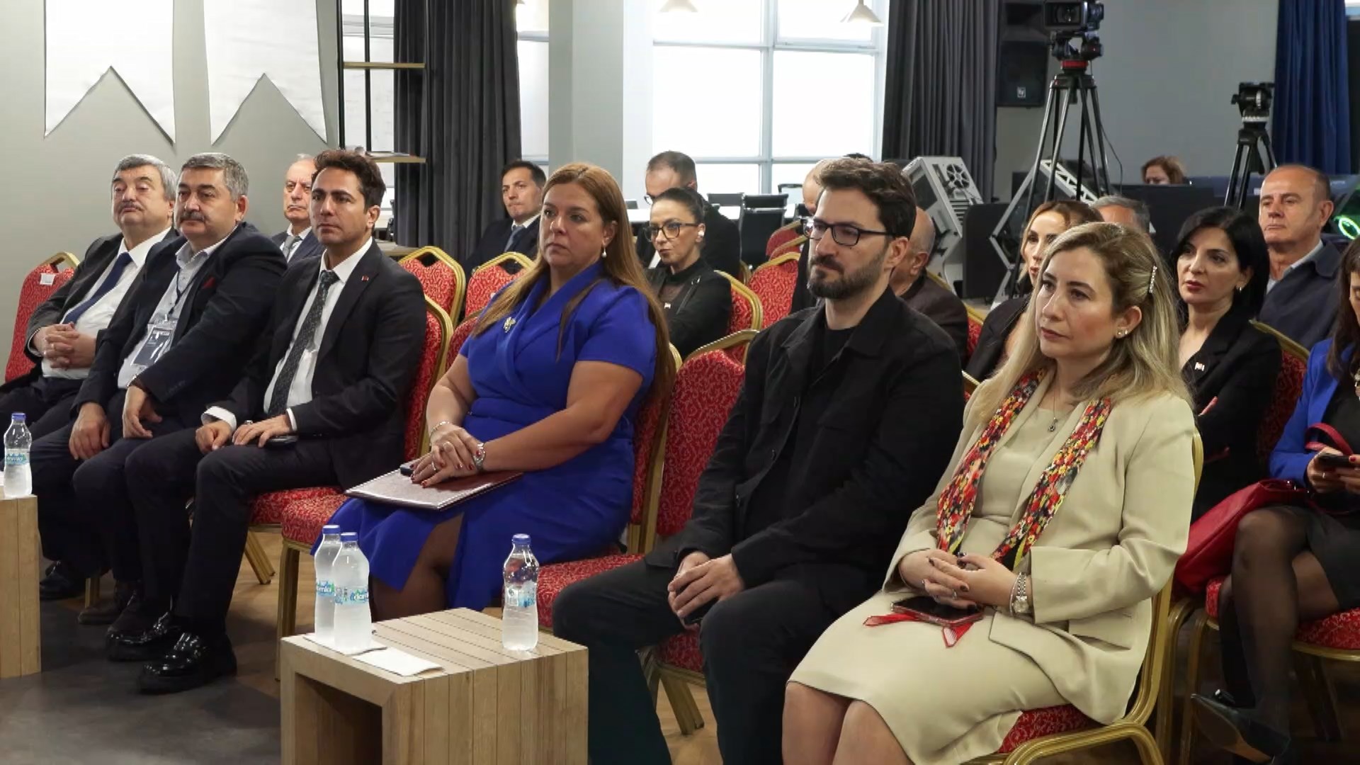 İKÜ’de 'Yapay Zeka Sanayi Kuruluş Çalıştayı' düzenlendi