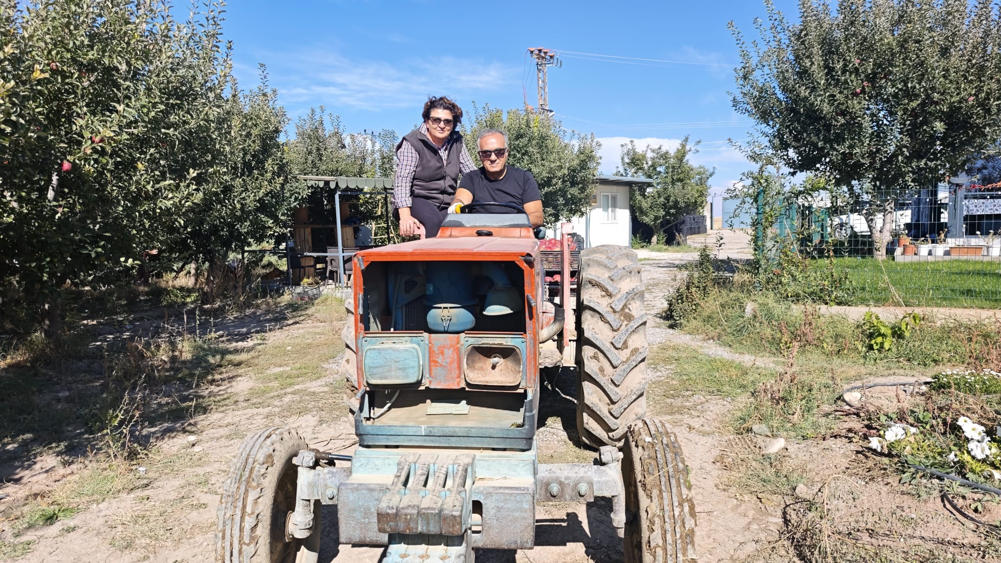 Akademisyen aile öncülük etti, Van elması sınırları aştı