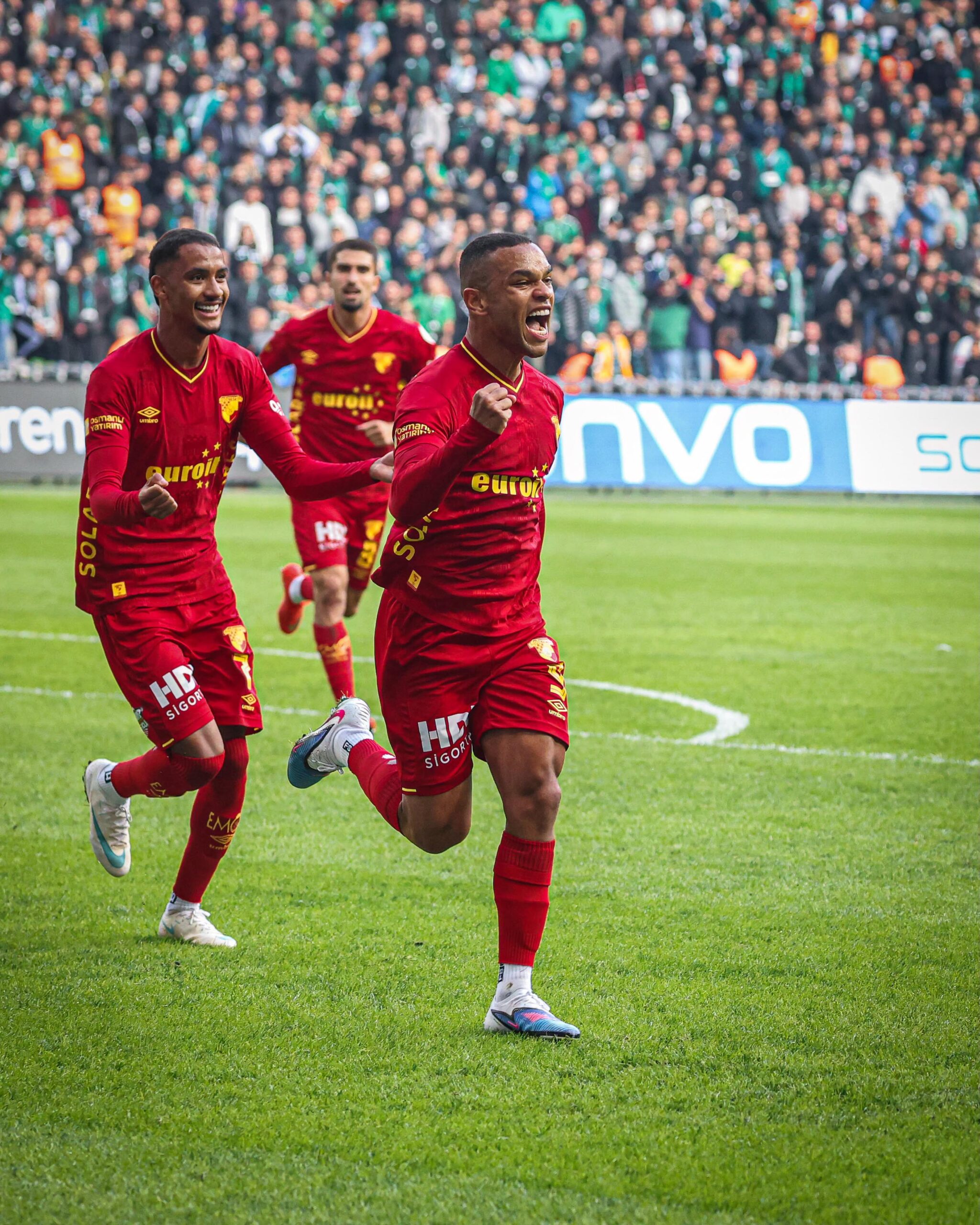 Göztepe'de hedef 3'te 3 yapmak