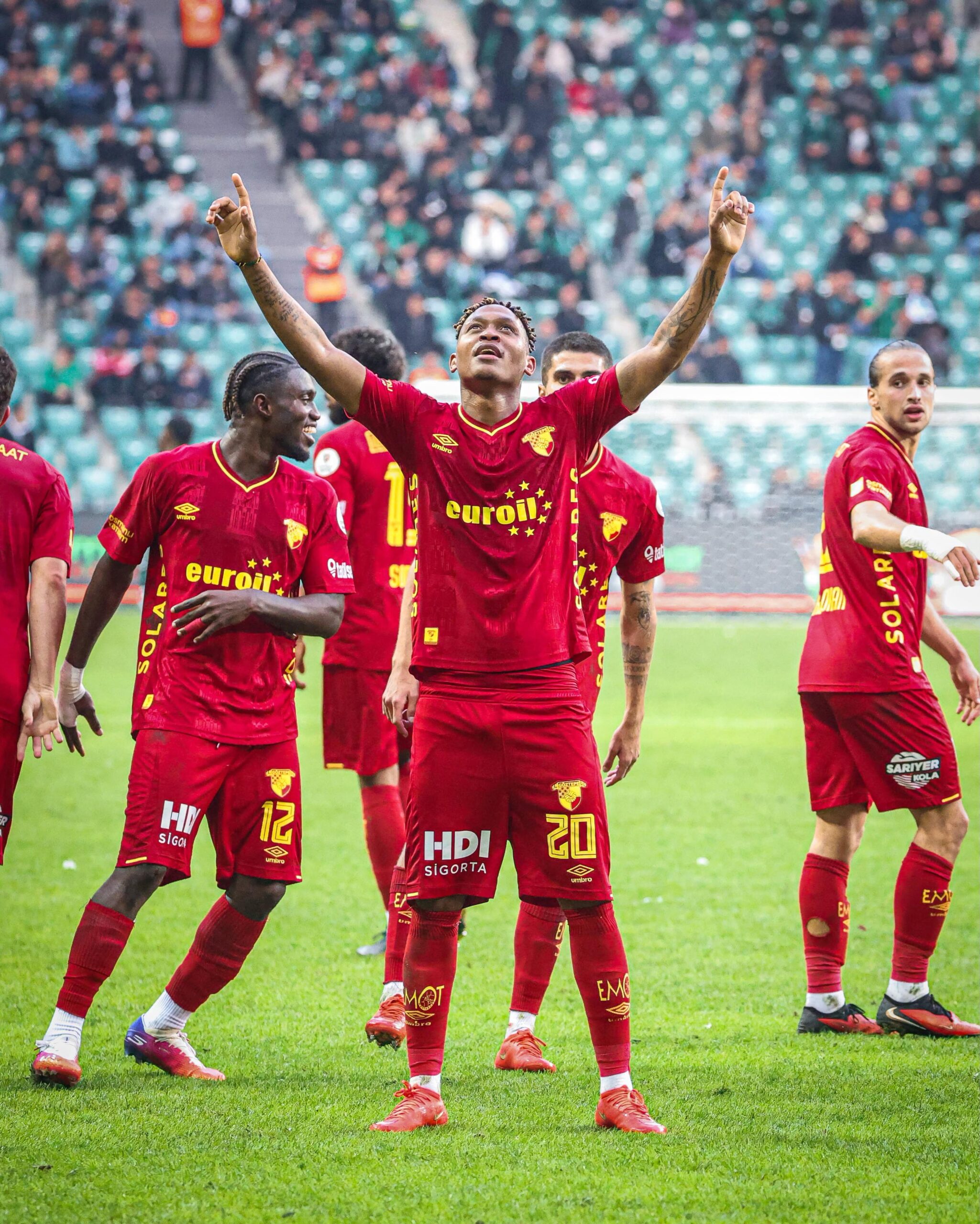 Göztepe'de hedef 3'te 3 yapmak