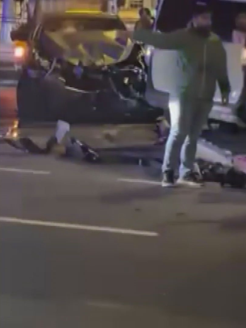Fatih’te otomobille çarpışan motosikletteki yolcu hayatını kaybetti
