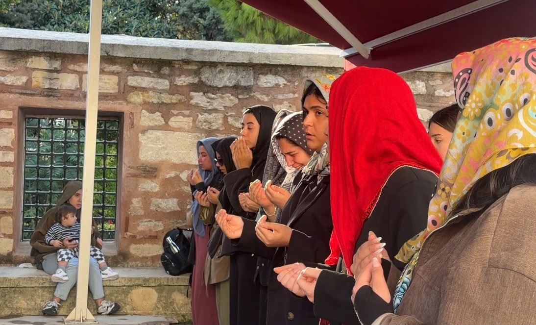 Fatih’te otomobille çarpışan motosikletteki yolcu hayatını kaybetti