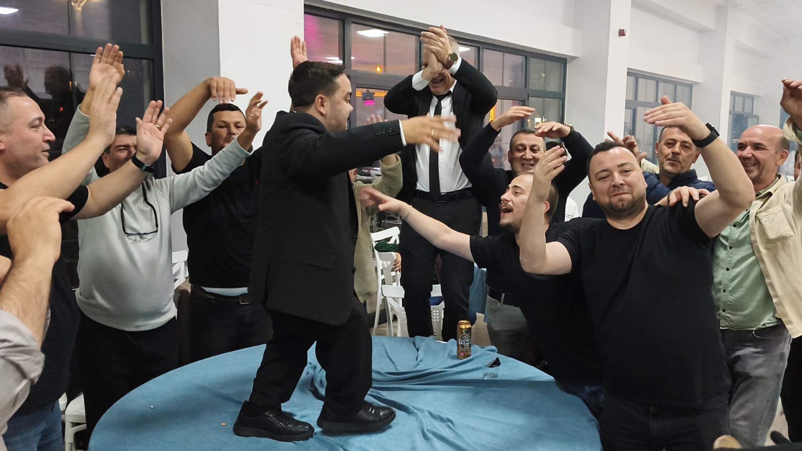 Akondroplazi hastası çift, dünyaevine girdi