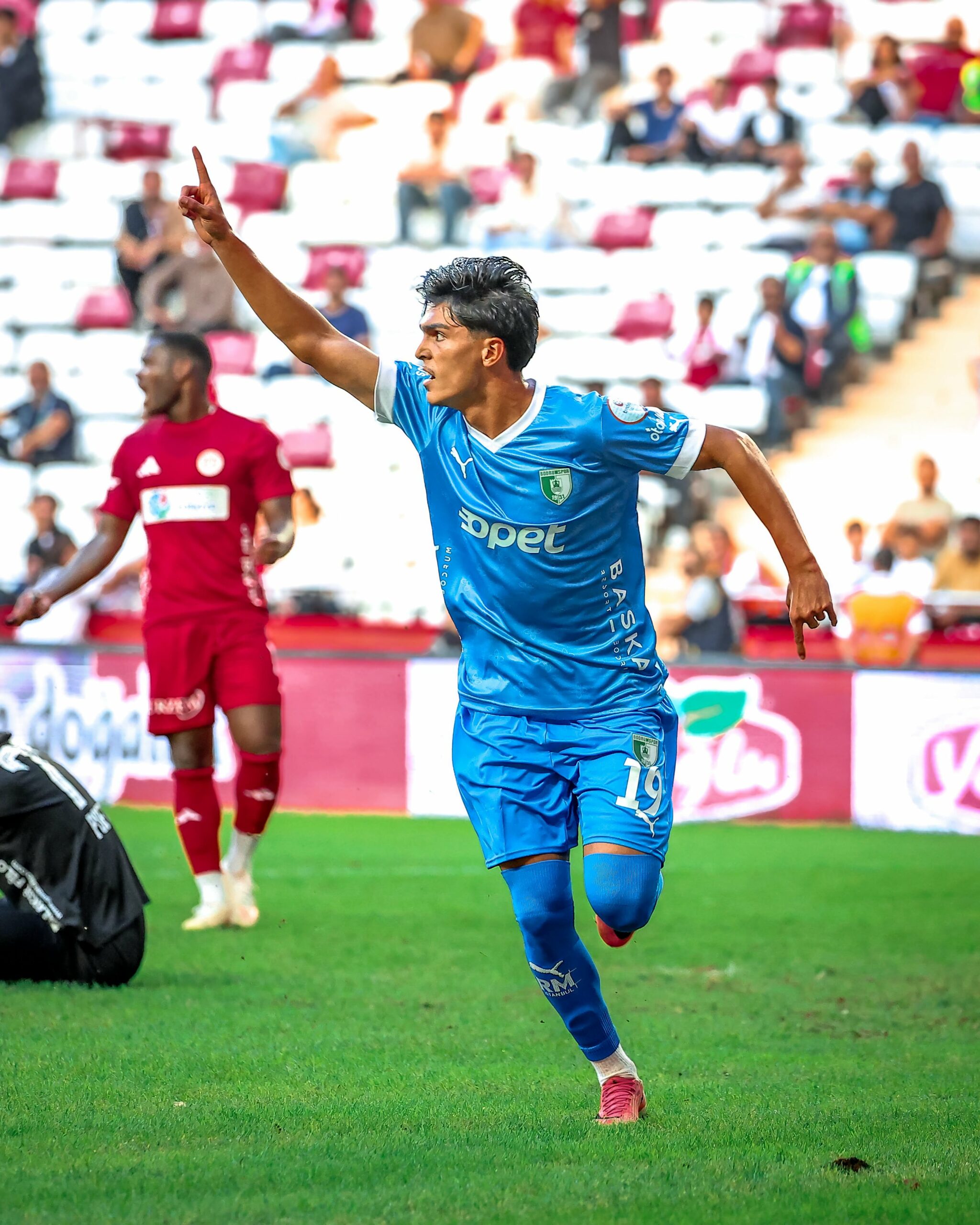 Bodrum FK sol şeritte