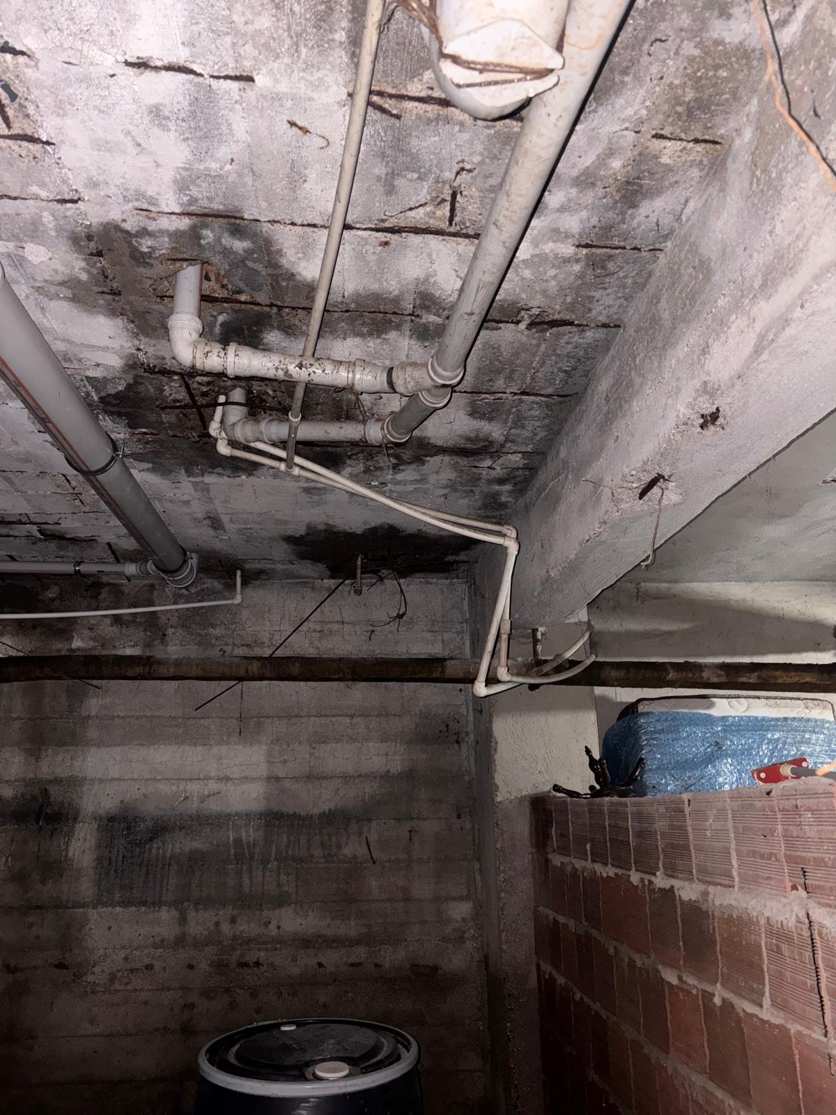 Kadıköy'de yıkım kararı alınan 3 binada tahliye gerginliği
