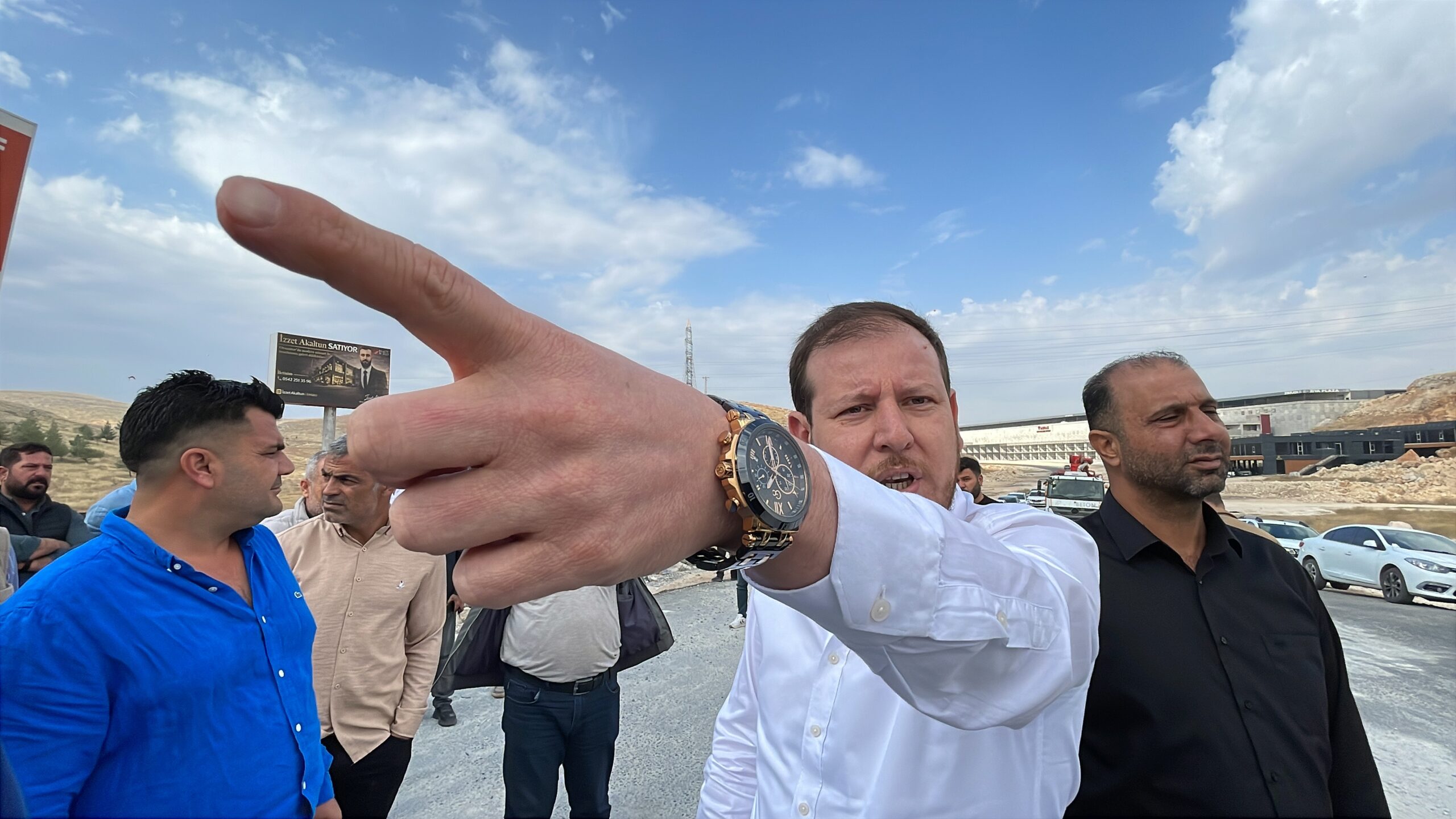 Sık sık kazaların yaşandığı ana yol bağlantı noktasına esnaftan ‘kavşak’ talebi