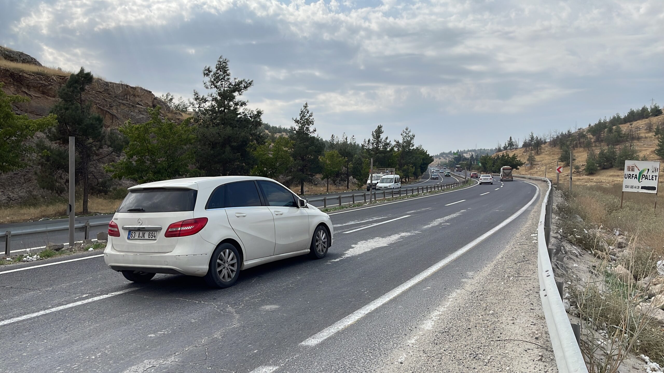 Sık sık kazaların yaşandığı ana yol bağlantı noktasına esnaftan ‘kavşak’ talebi